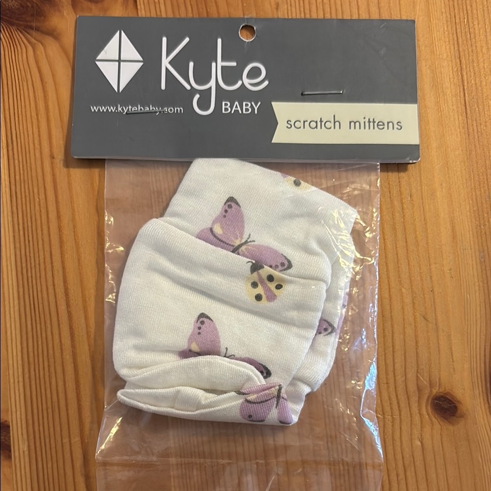 Kyte BABY White and Purple Mittens Flutter